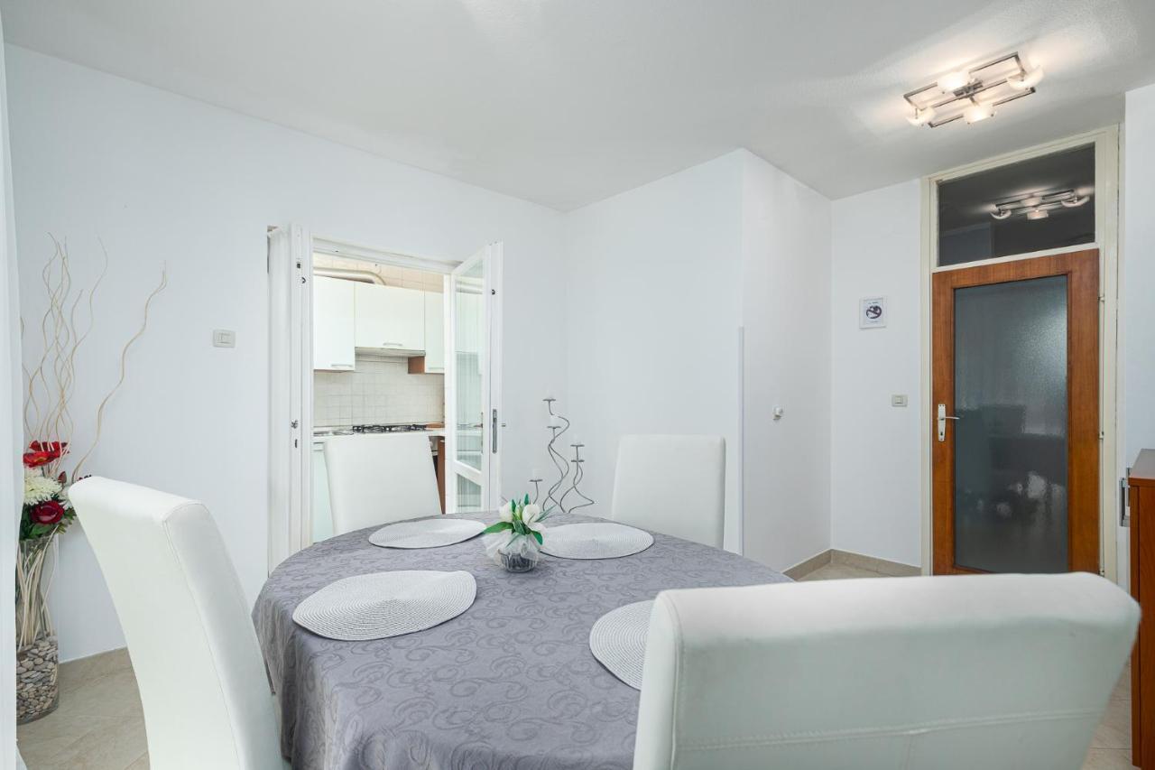 Appartement Dea B4+1 à Poreč Extérieur photo