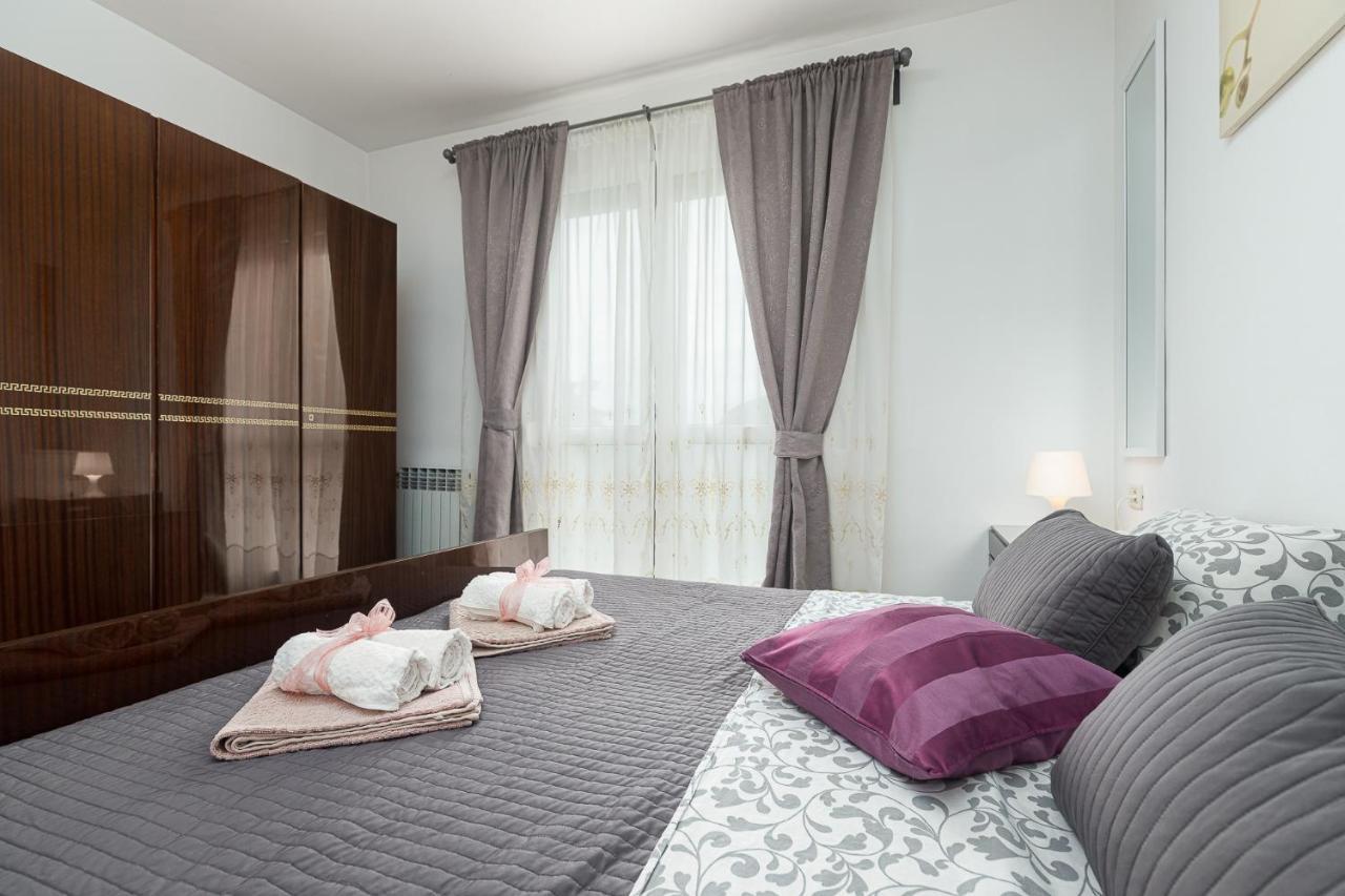 Appartement Dea B4+1 à Poreč Extérieur photo